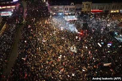 Protesta masive të studentëve në Nish